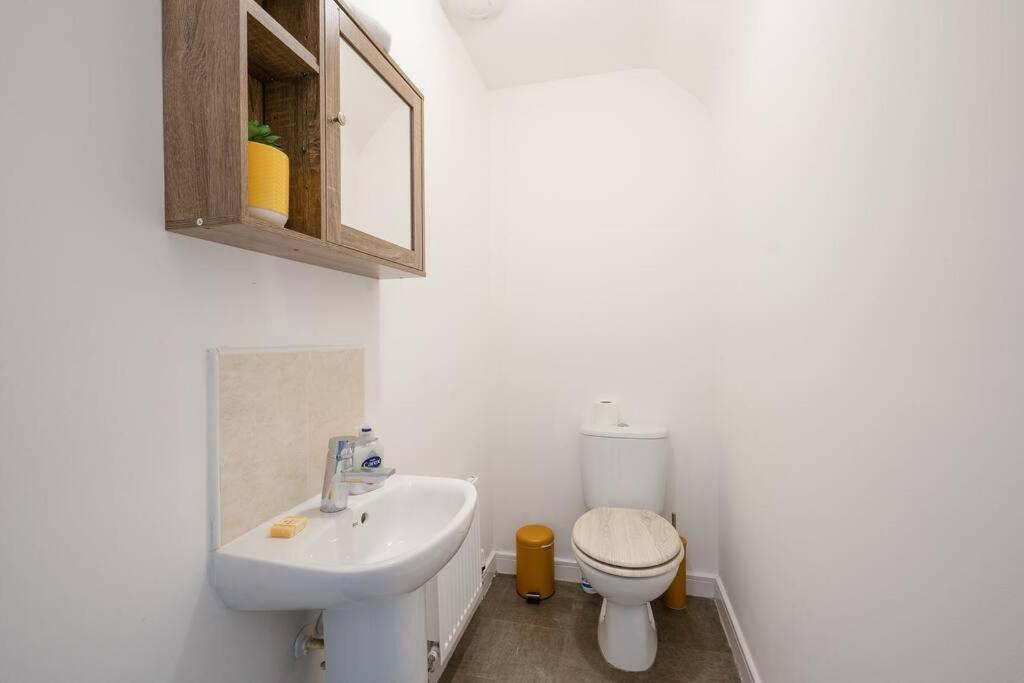 Stylish 2-Bed Home - For Company Contractor And Leisure Stays - Nec, Airport, Hs2, Contractors, Resort World เบอร์มิงแฮม ภายนอก รูปภาพ