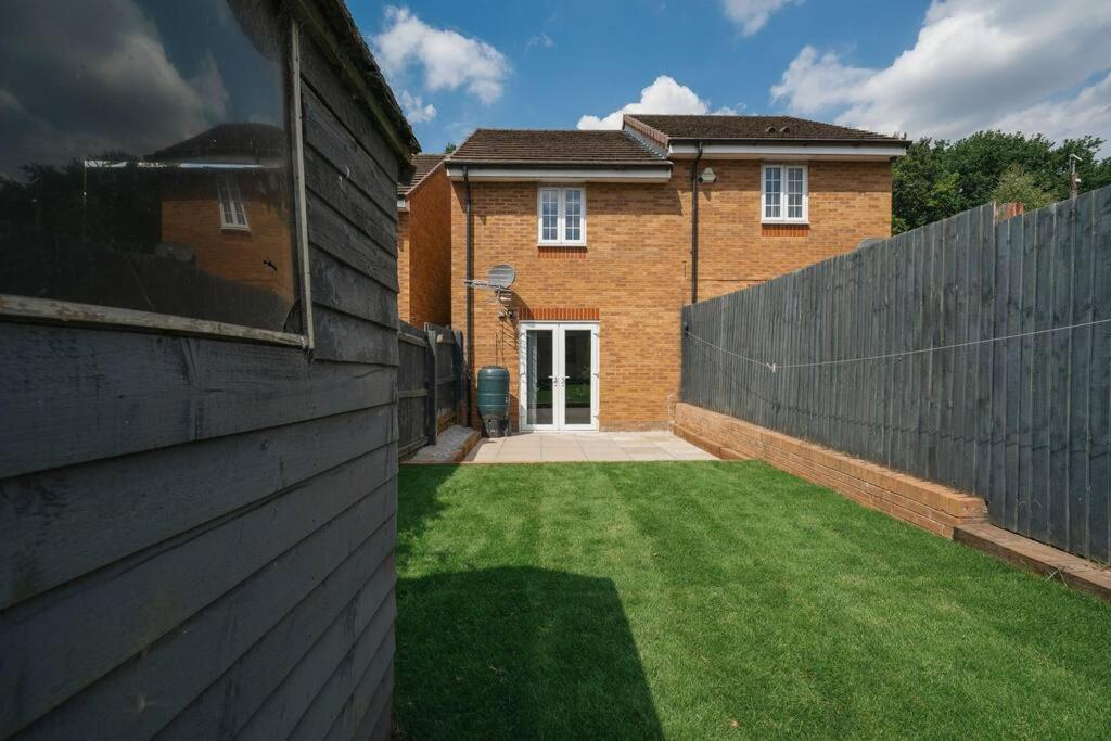 Stylish 2-Bed Home - For Company Contractor And Leisure Stays - Nec, Airport, Hs2, Contractors, Resort World เบอร์มิงแฮม ภายนอก รูปภาพ