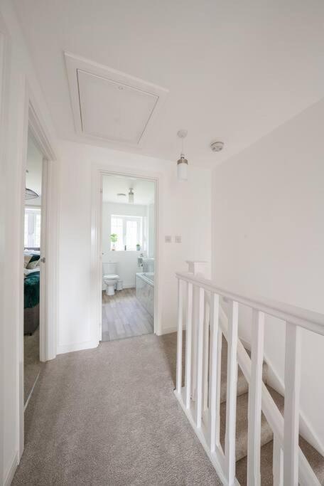 Stylish 2-Bed Home - For Company Contractor And Leisure Stays - Nec, Airport, Hs2, Contractors, Resort World เบอร์มิงแฮม ภายนอก รูปภาพ